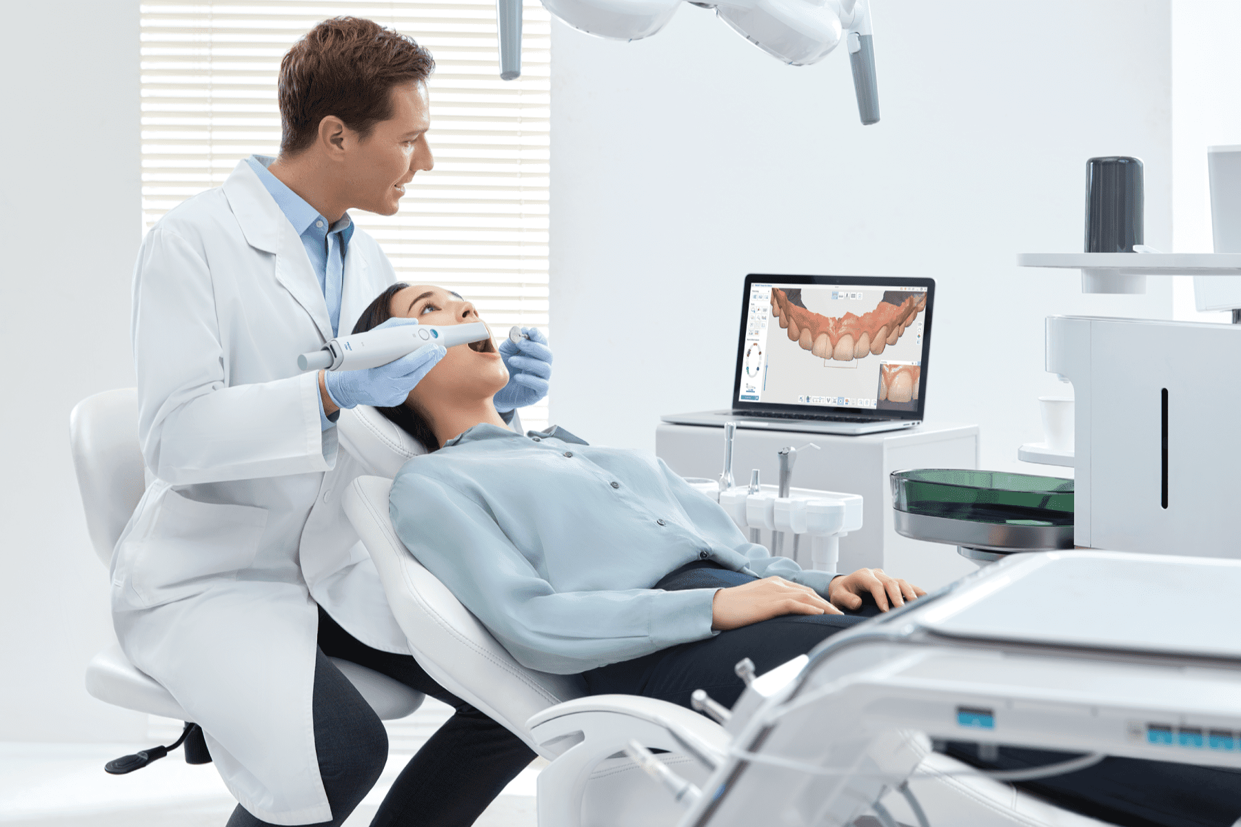 i700 wireless_intraoral scanner_clinical setting