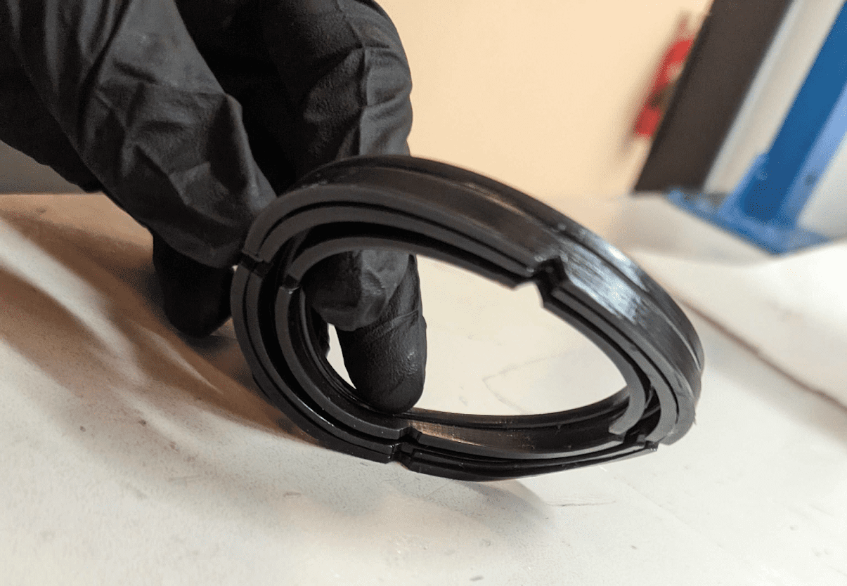 Image shows 3D-printed o-ring or horizontal seal produced with Formlabs Silicone 40A